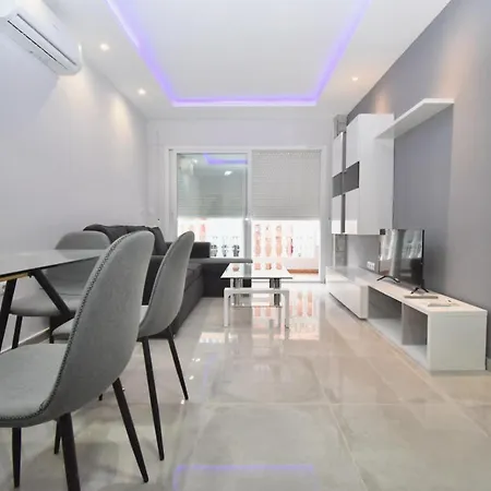 Luxury Suites Fuengirola Апартаменты *