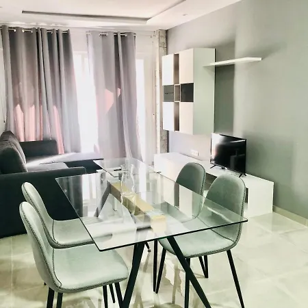 Luxury Suites Fuengirola Апартаменты *